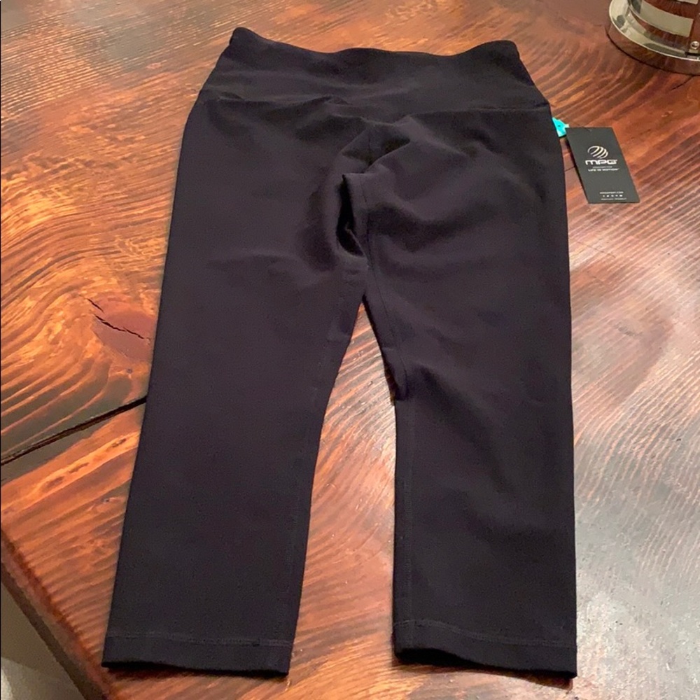 Mpg dashing high waisted  Capri legging.